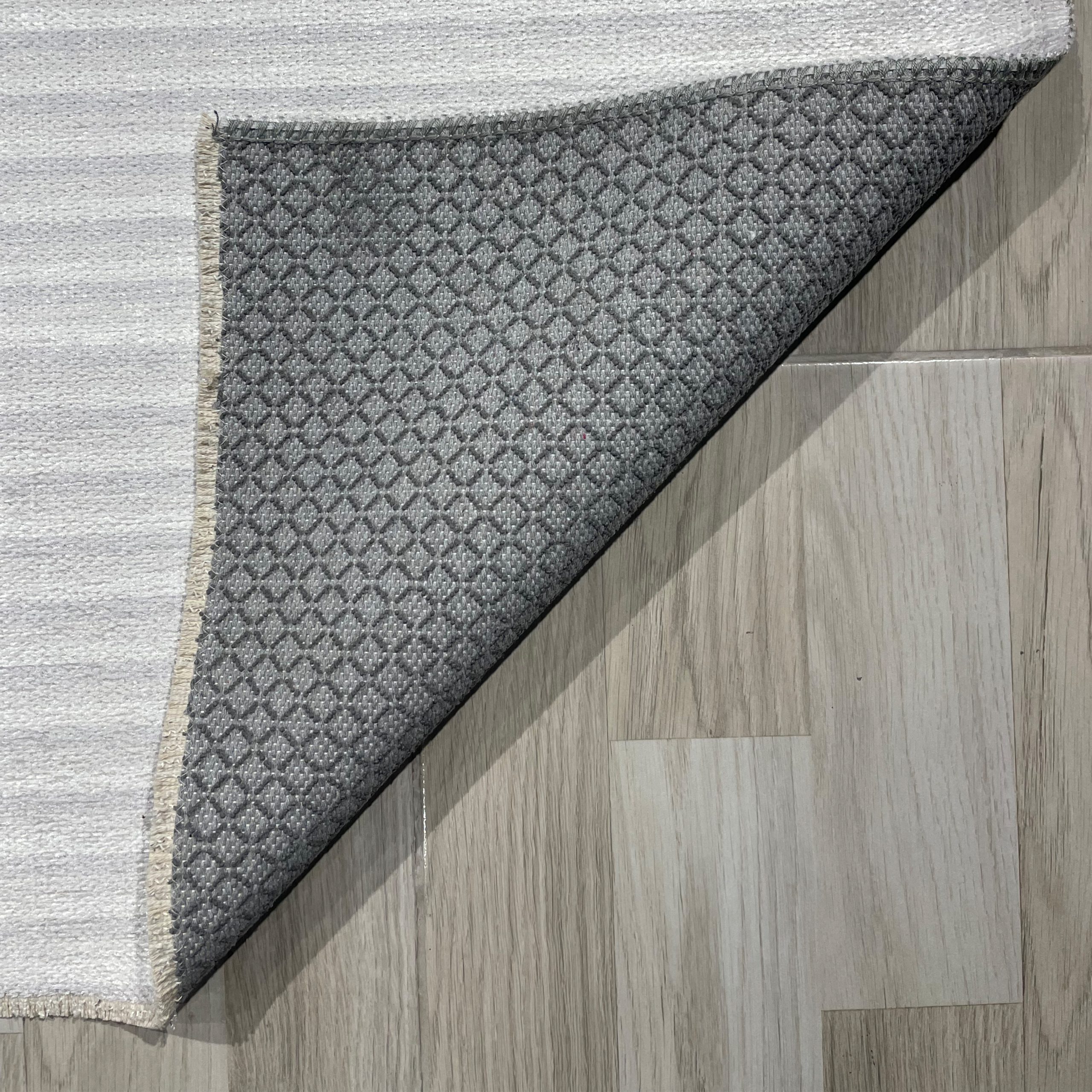 Netline Home Gray Silver Modern Machine Washable Chenille Rug Design 1058 - Gallery Image 3 - Netline Home